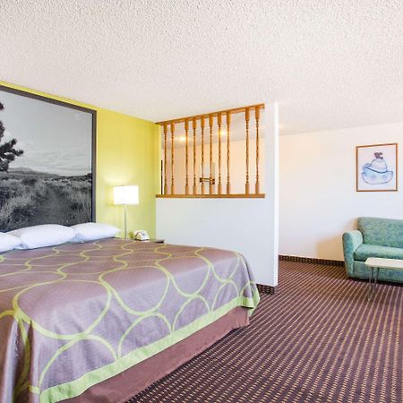 Super 8 By Wyndham Kingman Hotell Eksteriør bilde