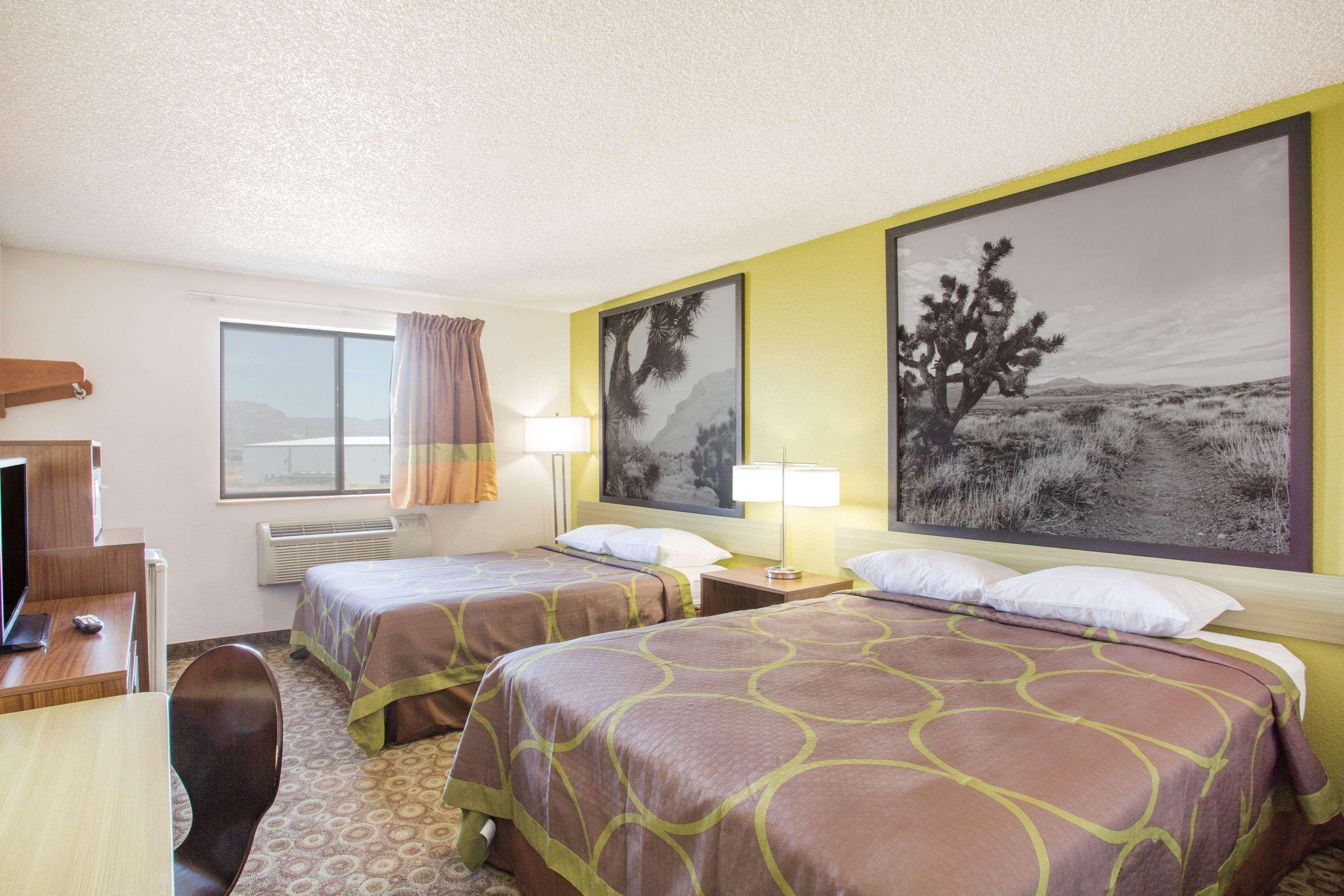 Super 8 By Wyndham Kingman Hotell Eksteriør bilde