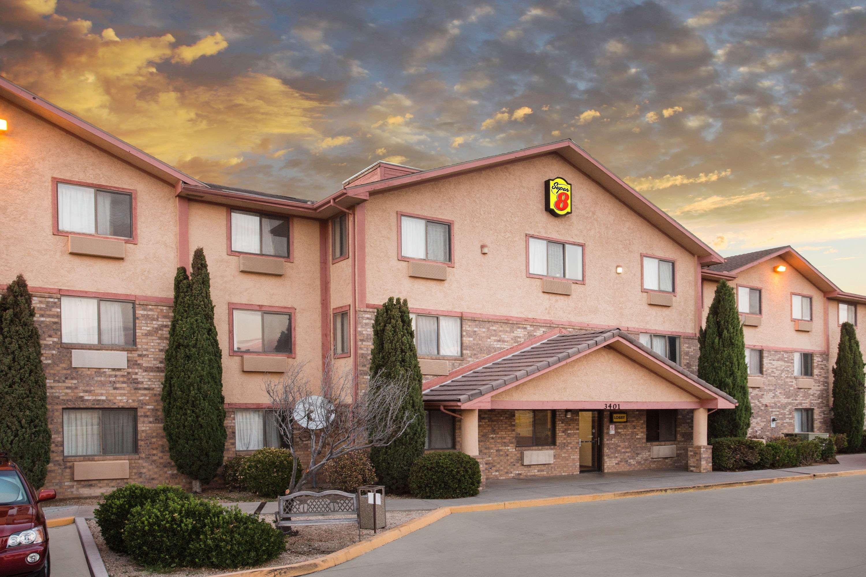 Super 8 By Wyndham Kingman Hotell Eksteriør bilde
