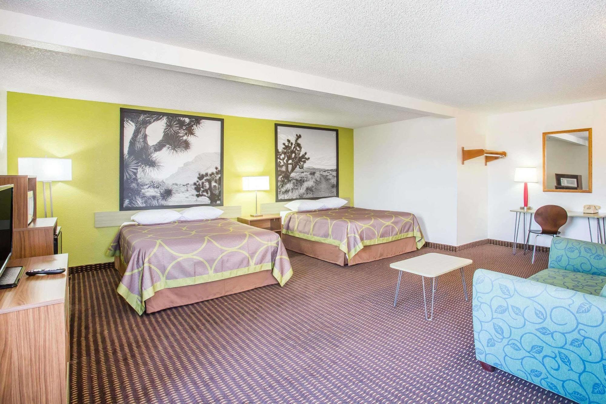 Super 8 By Wyndham Kingman Hotell Eksteriør bilde